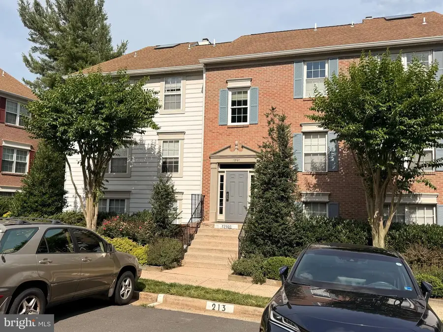 12101 Greenwood Ct #301, Fairfax, VA 22033 - #3