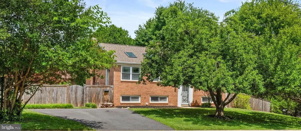 6900 Southridge Dr, McLean, VA 22101 - #1