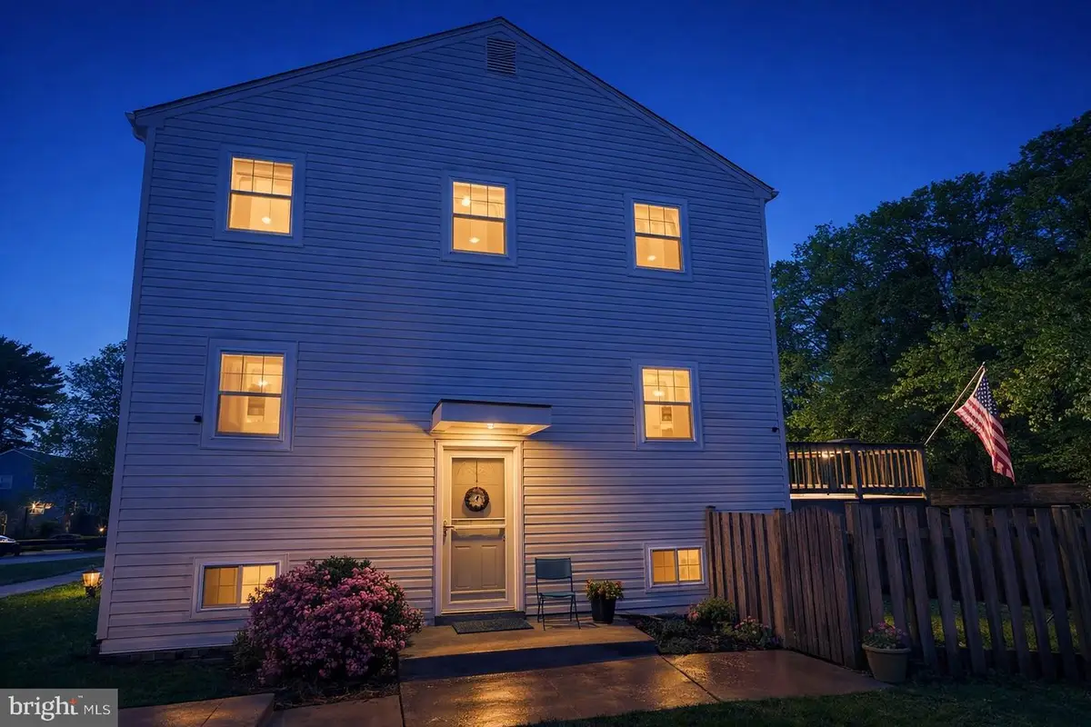5526 Hollins Ln, Burke, VA 22015 - #1