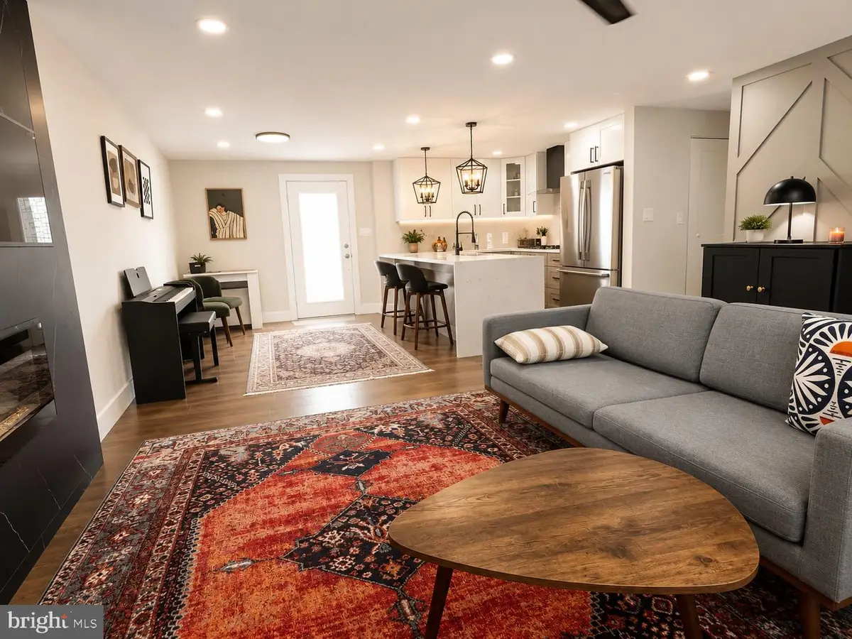 8107 Brown Ct, Alexandria, VA 22306 - #1
