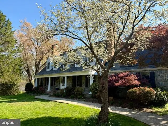 10101 Windy Knoll Ln, Vienna, VA 22182 - #2