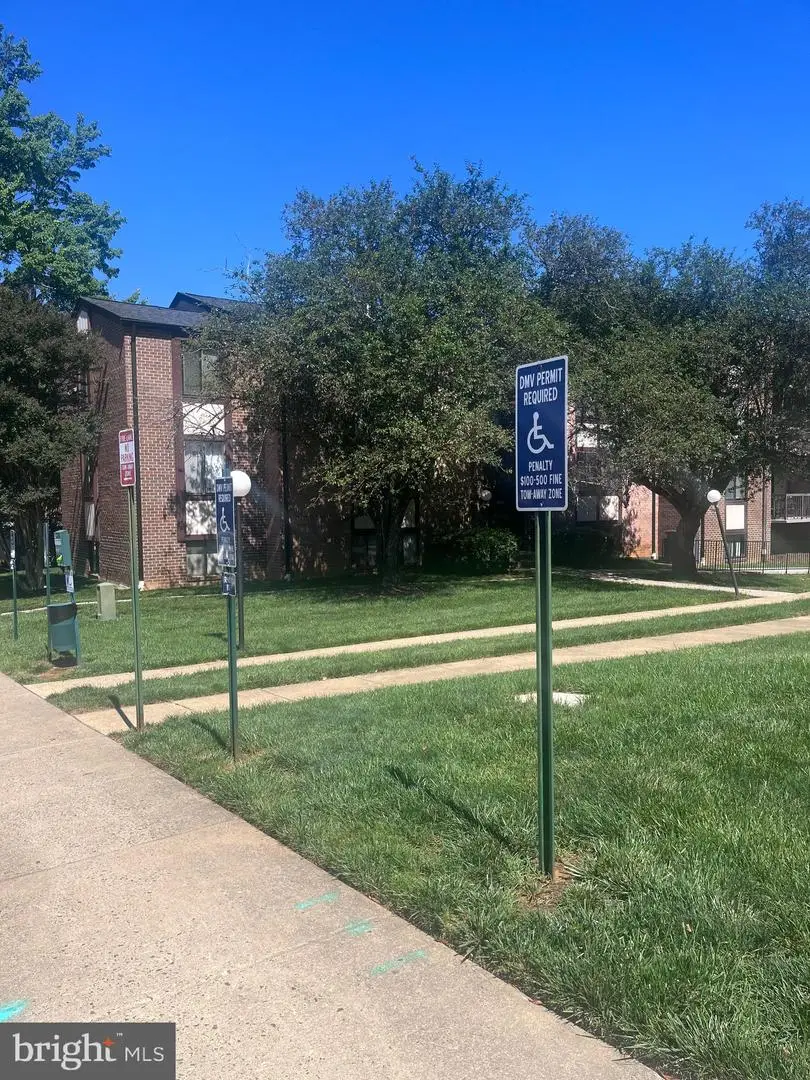 9706 Kingsbridge Dr #102, Fairfax, VA 22031 - #3