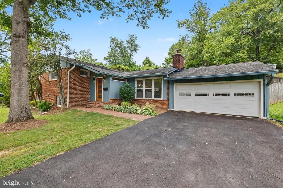 3511 Slade Run Dr, Falls Church, VA 22042 - #1