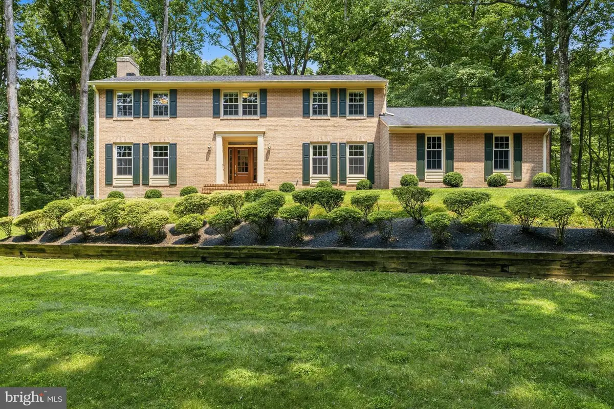 9200 Ripple Brook Rd, Great Falls, VA 22066 - #1