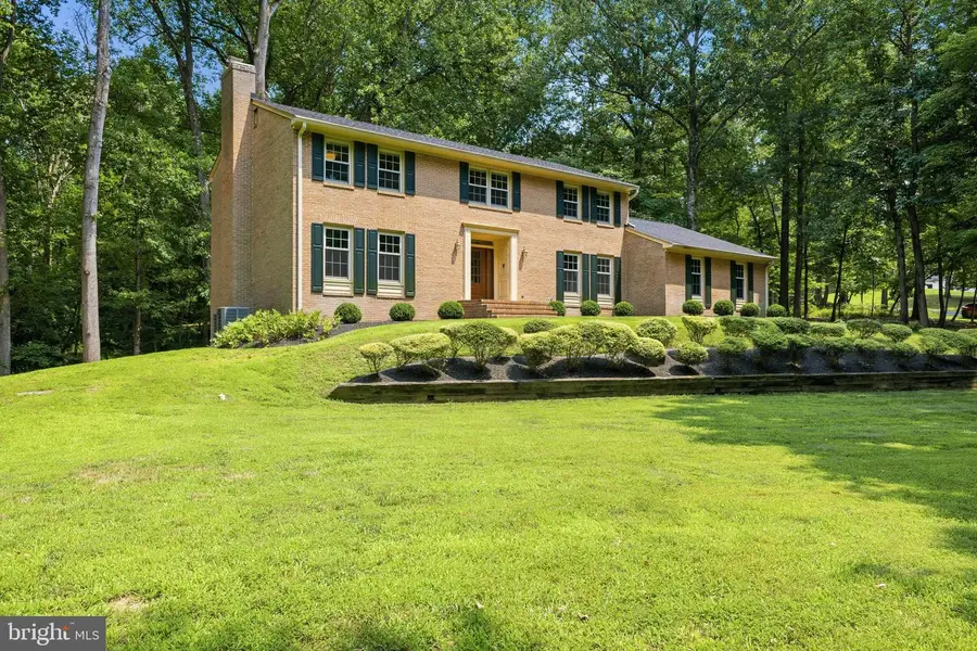 9200 Ripple Brook Rd, Great Falls, VA 22066 - #3