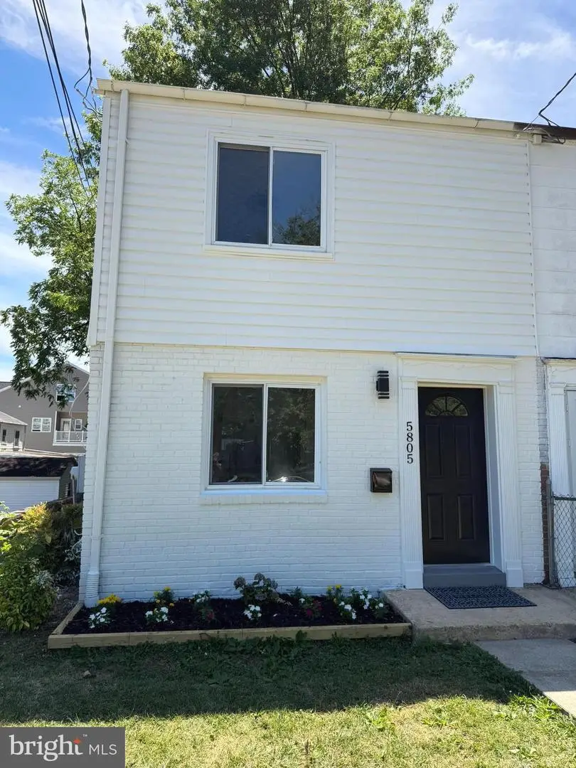 5805 Blaine Dr, Alexandria, VA 22303 - #1