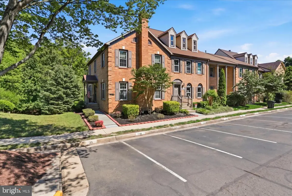 5916 Wescott Hills Way, Alexandria, VA 22315 - #1
