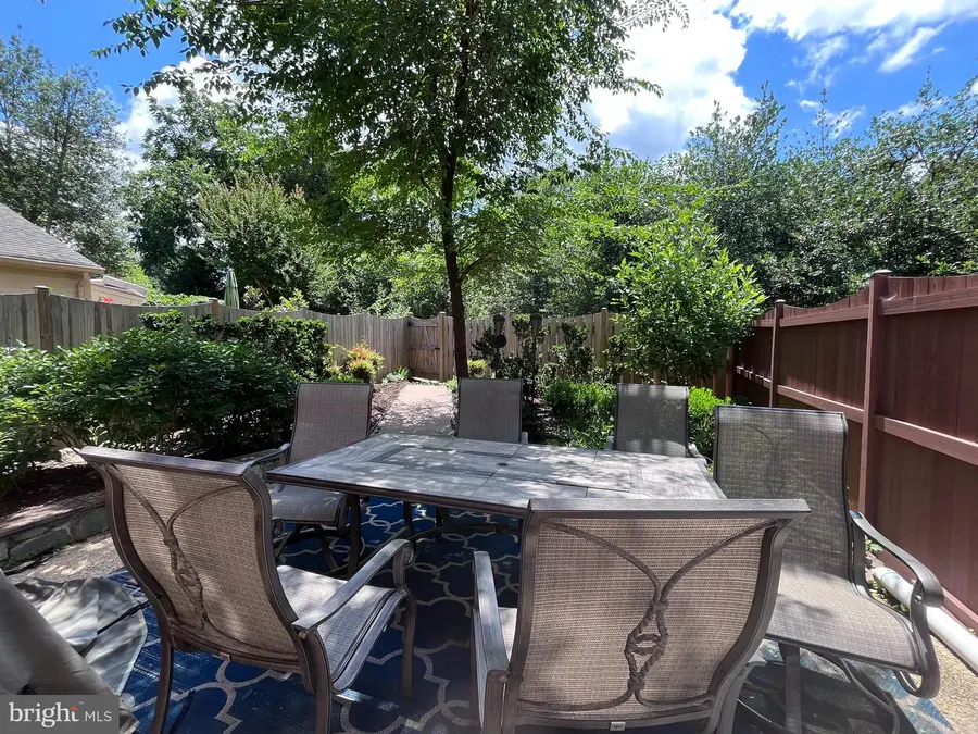 7328 Aynsley Ln, McLean, VA 22102 - #2