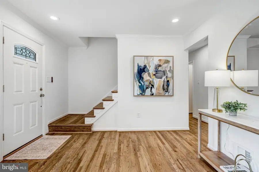 5301 Pommeroy Dr, Fairfax, VA 22032 - #3