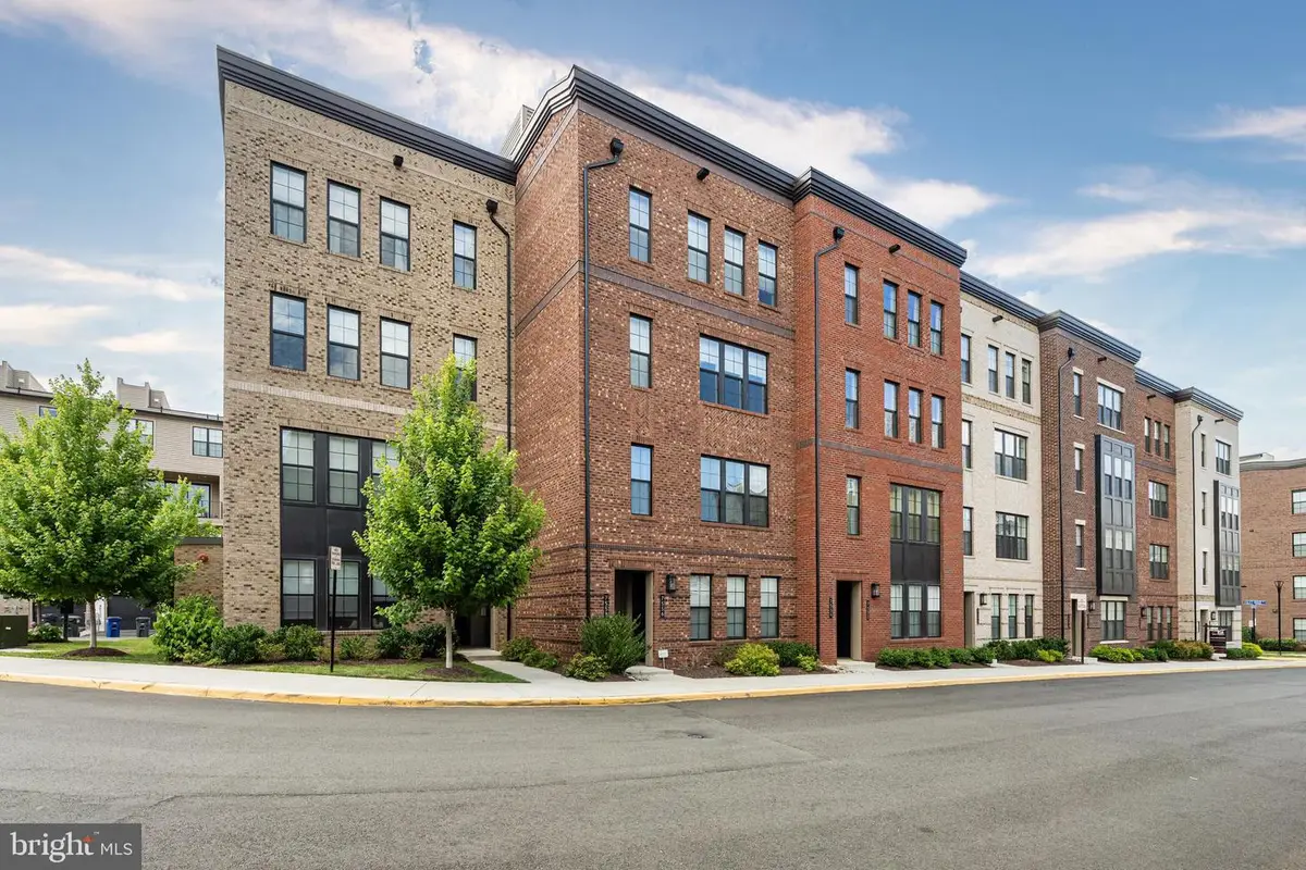 7556 Sawyer Farm Way, McLean, VA 22102 - #1