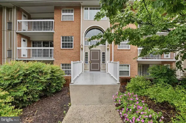 1923 Wilson Ln #201, MCLEAN, VA 22102