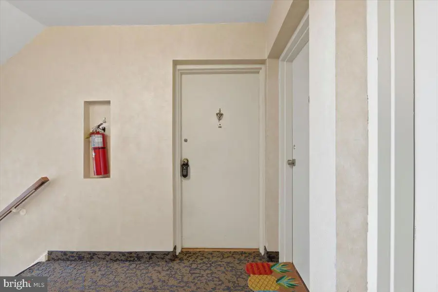 1923 Wilson Ln #201, McLean, VA 22102 - #3