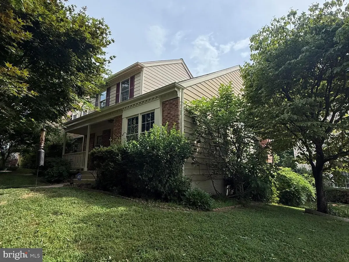 9826 Burke Pond Ln, Burke, VA 22015 - #1