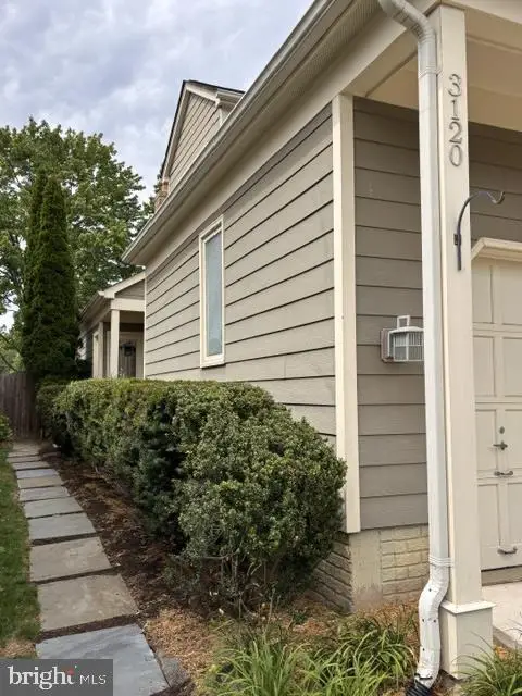 3120 Jerman Ln, Oakton, VA 22124 - #3