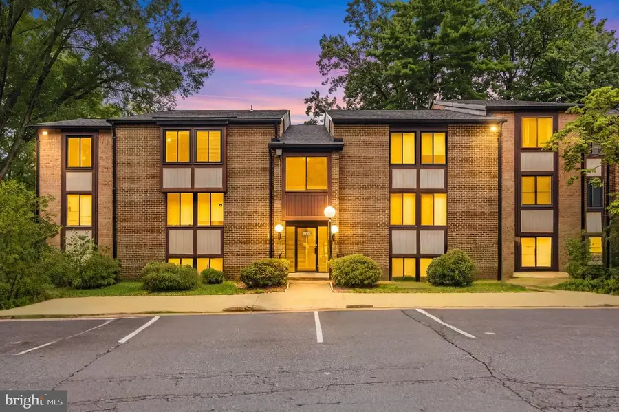 9715 Kings Crown Ct #201, Fairfax, VA 22031 - #2
