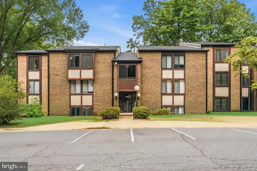 9715 Kings Crown Ct #201, Fairfax, VA 22031 - #3