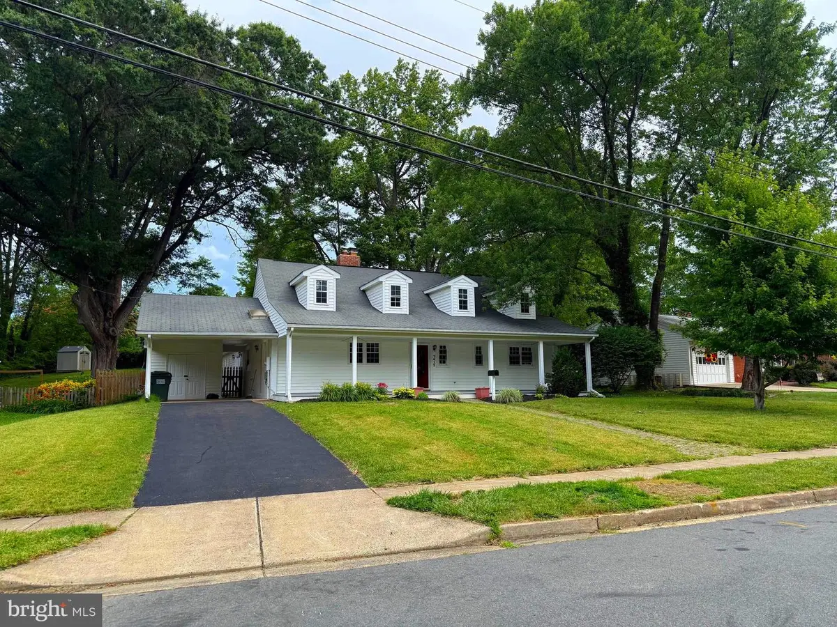 7412 Axton St, Springfield, VA 22151 - #1