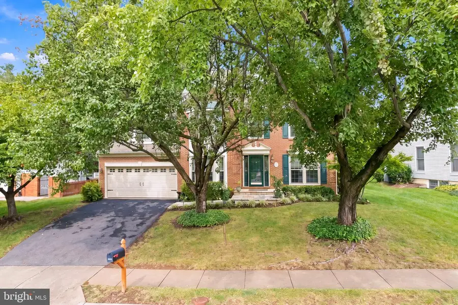 1316 Summerfield Dr, Herndon, VA 20170 - #2