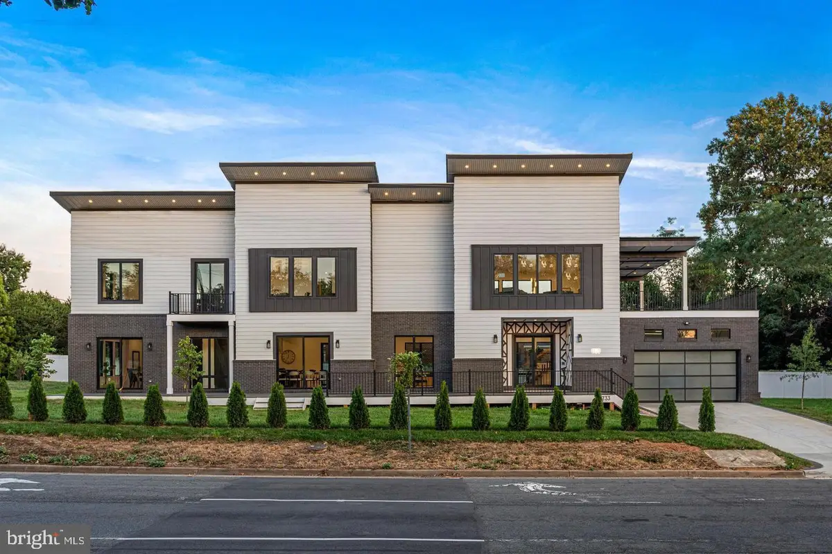 1733 Chain Bridge Rd, McLean, VA 22102 - #1
