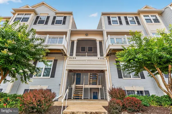9254 Cardinal Forest Ln #301, LORTON, VA 22079