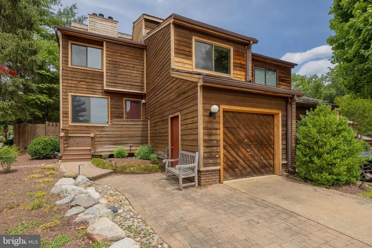 2201 Cedar Cove Ct, Reston, VA 20191 - #1
