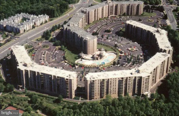 8370 Greensboro Dr #420, MCLEAN, VA 22102