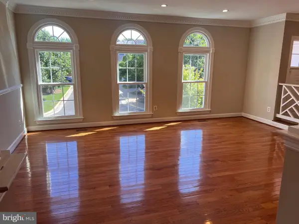 8112 Madrillon Ct, VIENNA, VA 22182