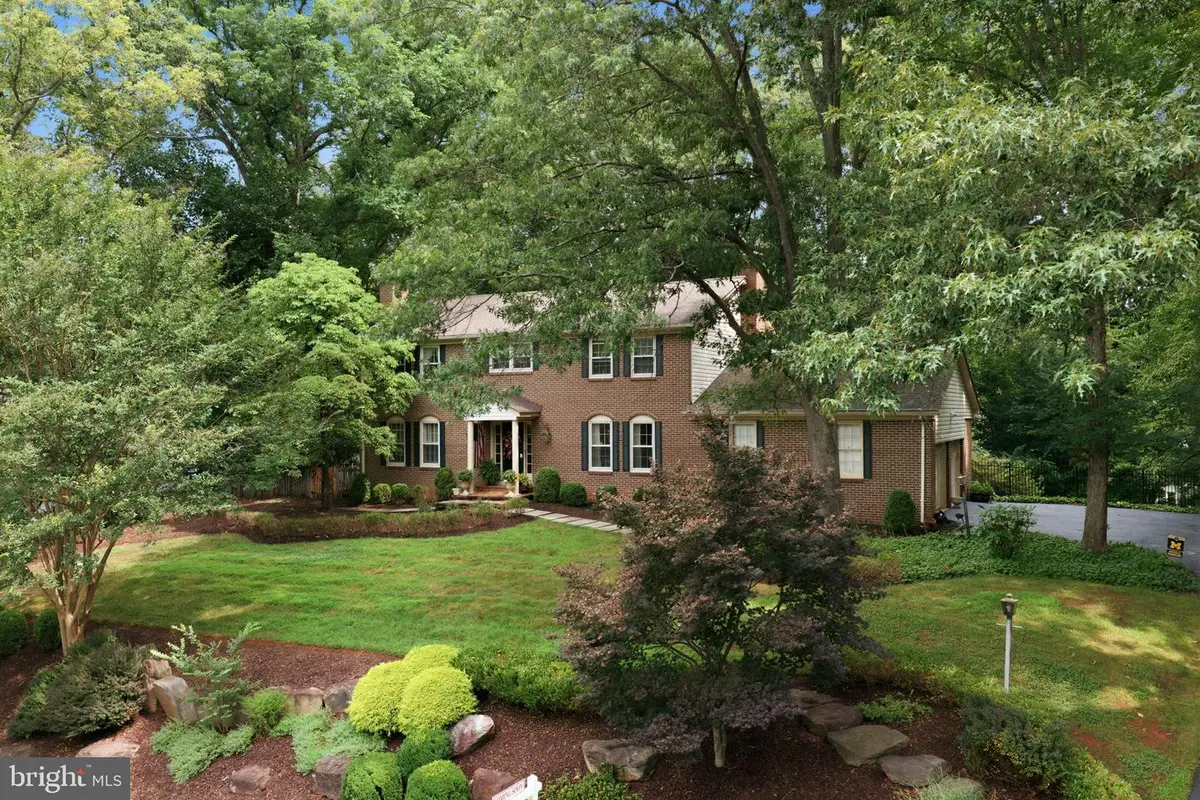 10516 Walter Thompson Dr, Vienna, VA 22181 - #1