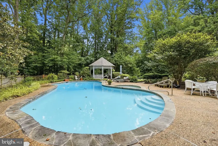 10516 Walter Thompson Dr, Vienna, VA 22181 - #2