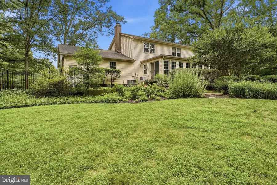 10516 Walter Thompson Dr, Vienna, VA 22181 - #3