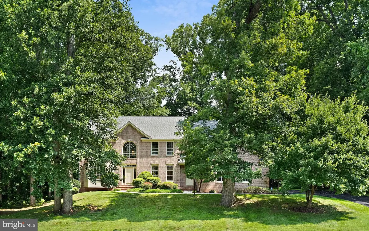 10560 Fox Forest Dr, Great Falls, VA 22066 - #1