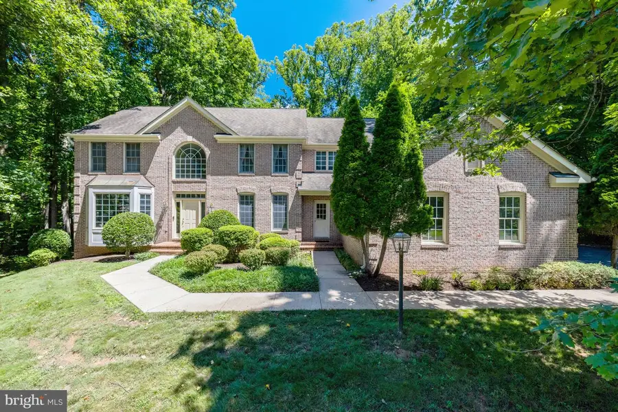 10560 Fox Forest Dr, Great Falls, VA 22066 - #2