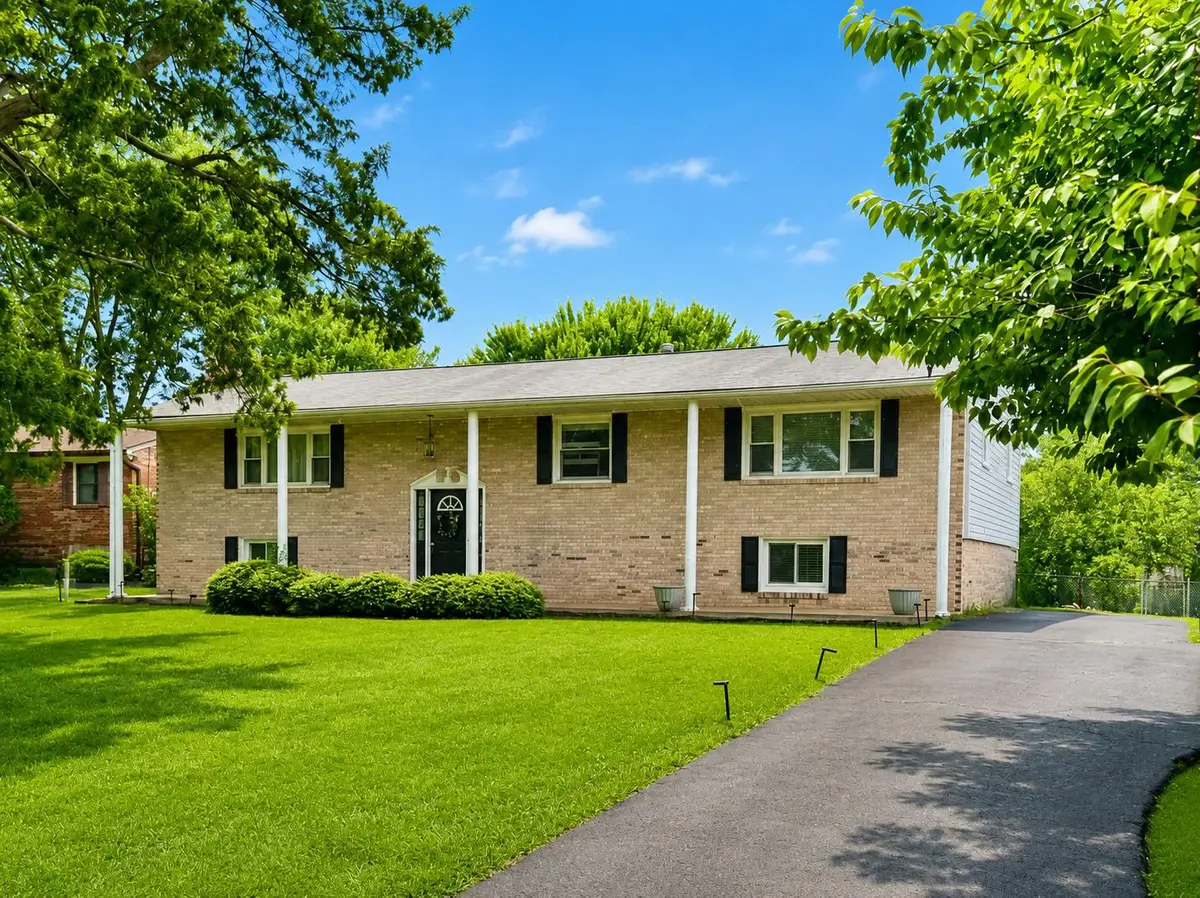6018 Walhaven Dr, Alexandria, VA 22310 - #1