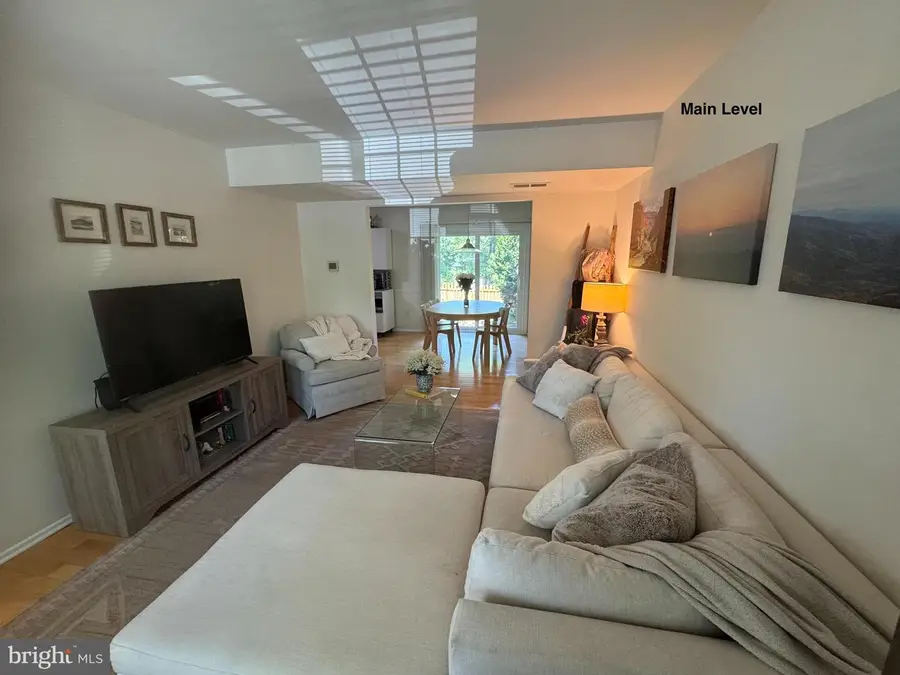 5546 Kendrick Ln, Burke, VA 22015 - #3