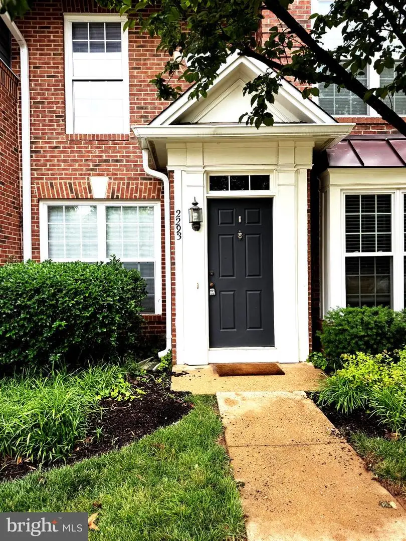 2293 Village Crossing Rd, Falls Church, VA 22043 - #1