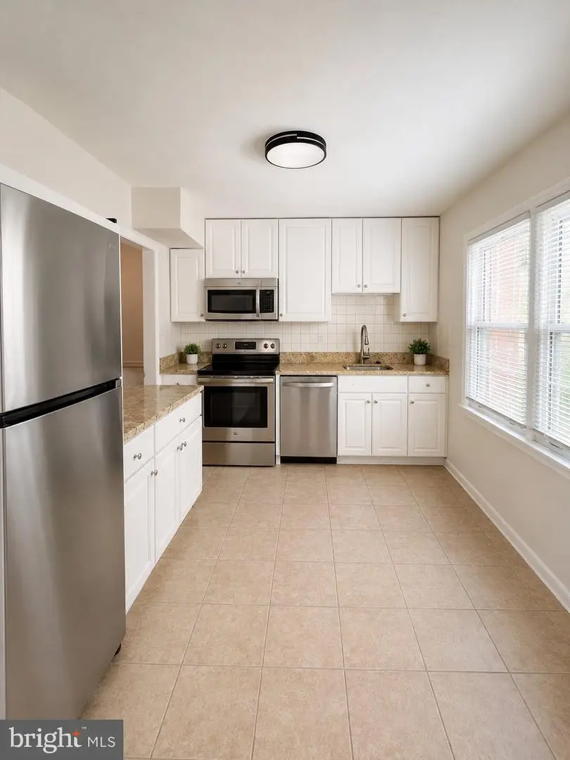8398 Uxbridge Ct, Springfield, VA 22151 - #2