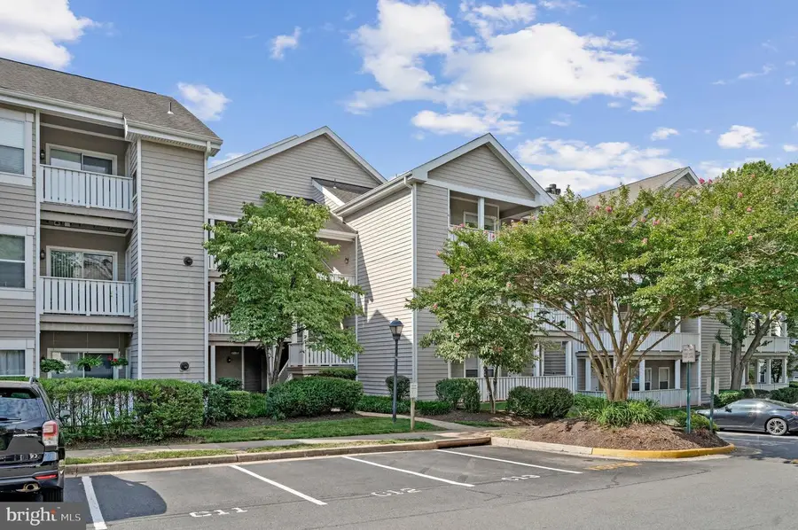 14313 Climbing Rose Way #205, Centreville, VA 20121 - #2