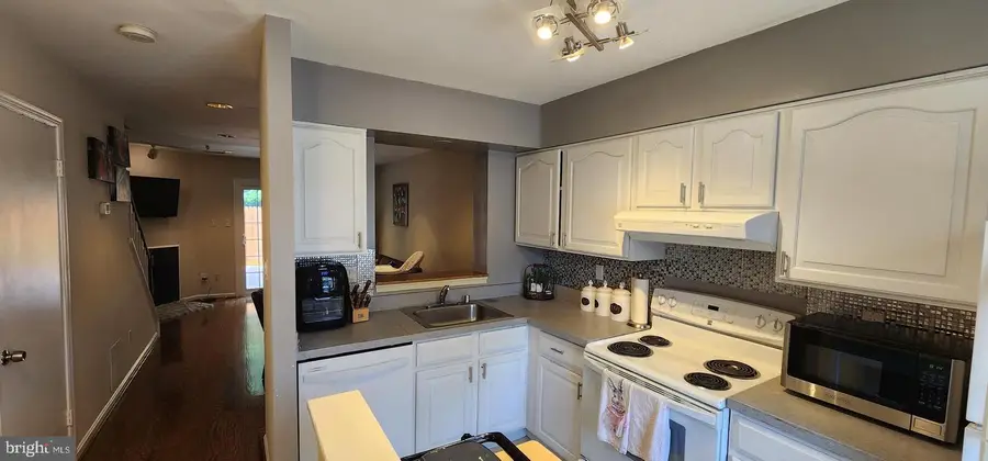2815 Lee Landing Ct, Falls Church, VA 22043 - #2