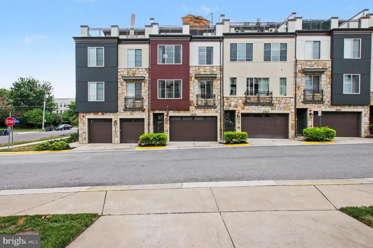 2863 Lowen Valley Rd, Alexandria, VA 22303 - #1