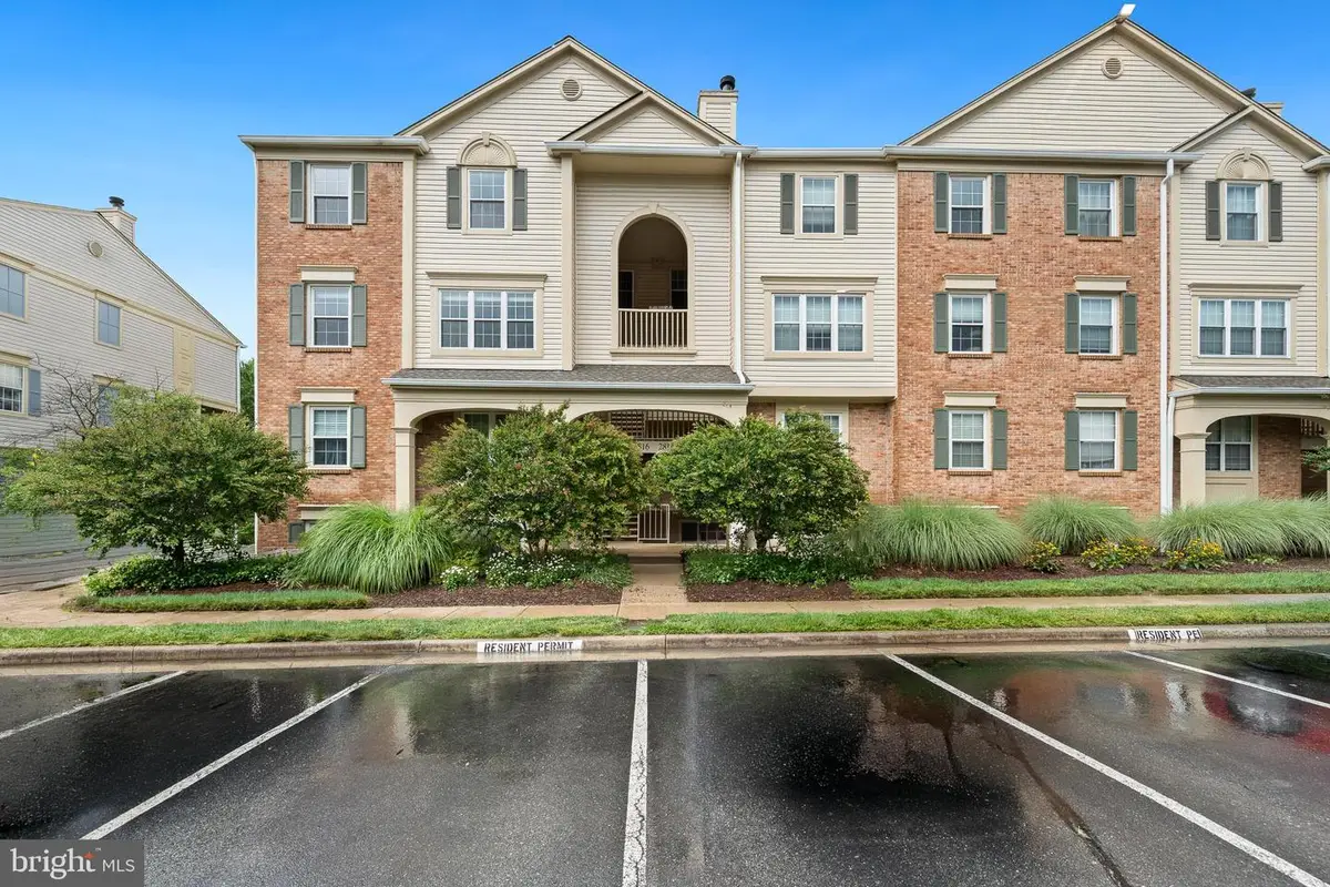 2816 Emma Lee St #303, Falls Church, VA 22042 - #1
