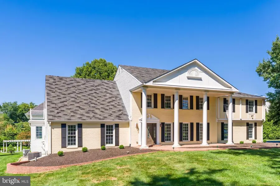 10520 Hunting Crest Ln, Vienna, VA 22182 - #3