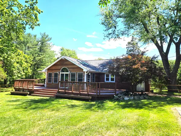 6251 Woodfair Dr, FAIRFAX STATION, VA 22039