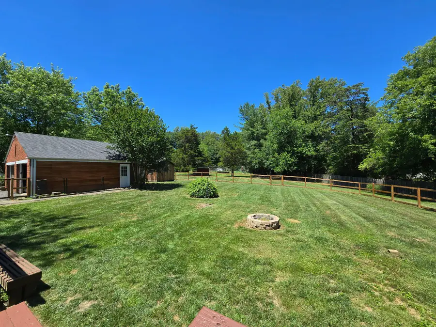 6251 Woodfair Dr, Fairfax Station, VA 22039 - #3