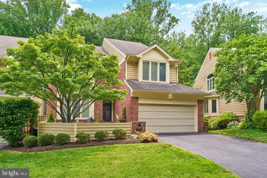 1416 Hemingway Ct, Reston, VA 20194 - #2