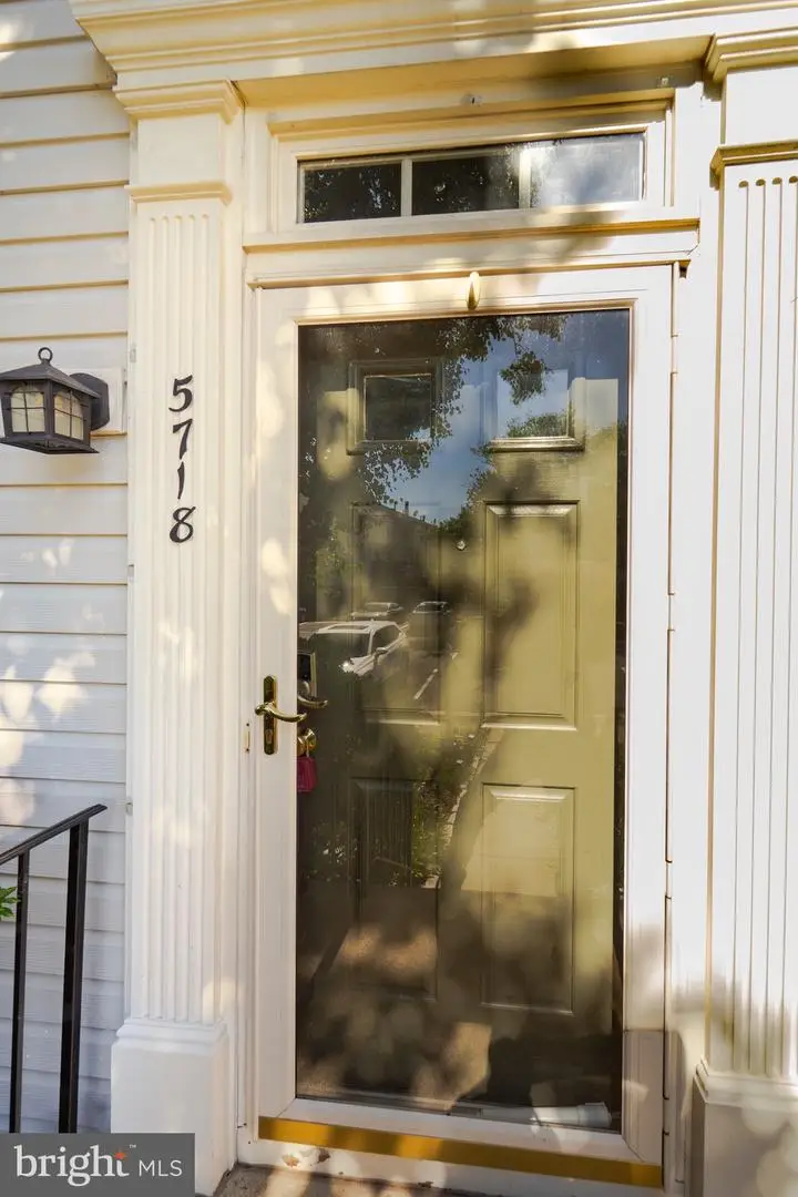 5718 Croatan Ct, Centreville, VA 20120 - #2
