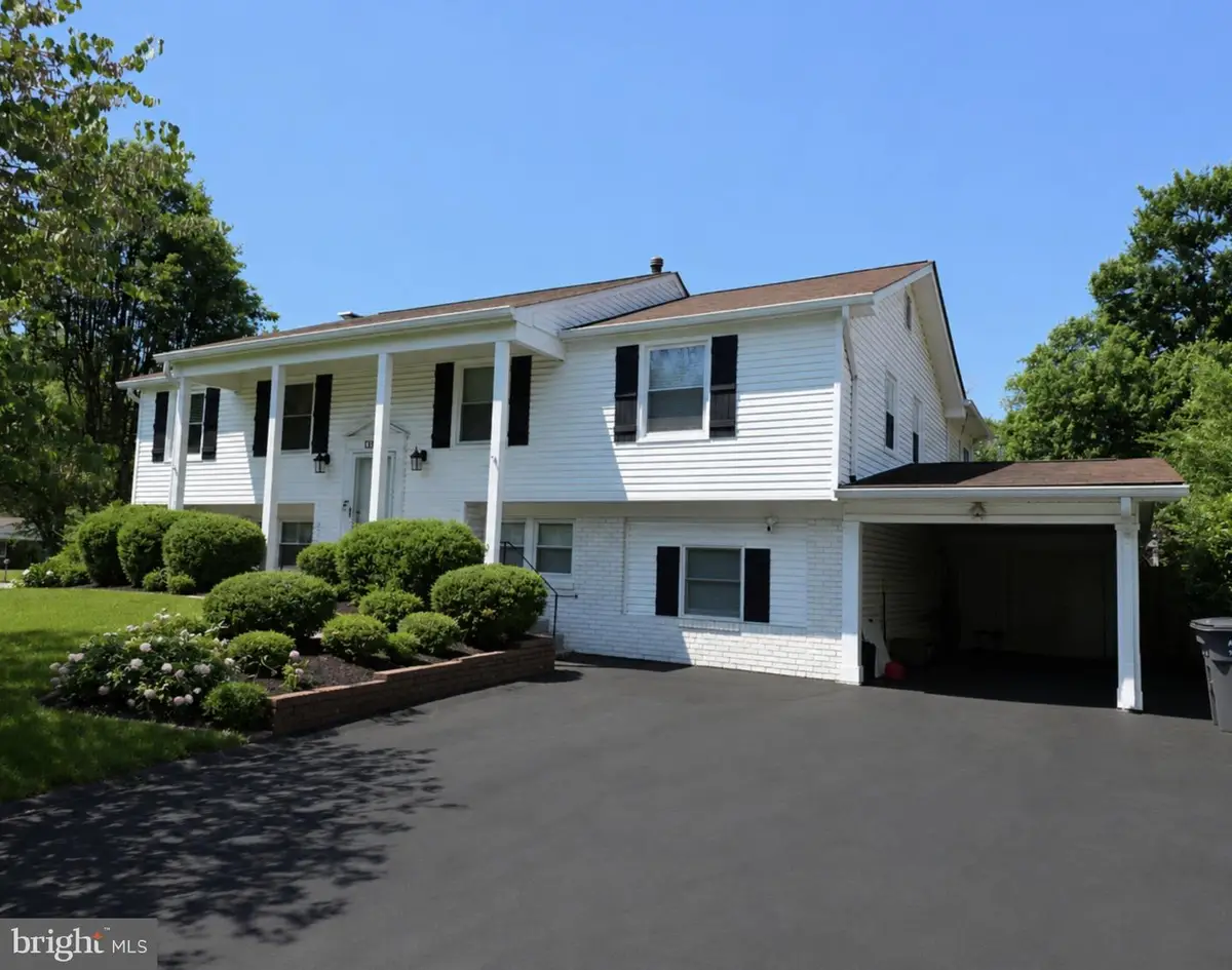 12840 Point Pleasant Dr, Fairfax, VA 22033 - #1