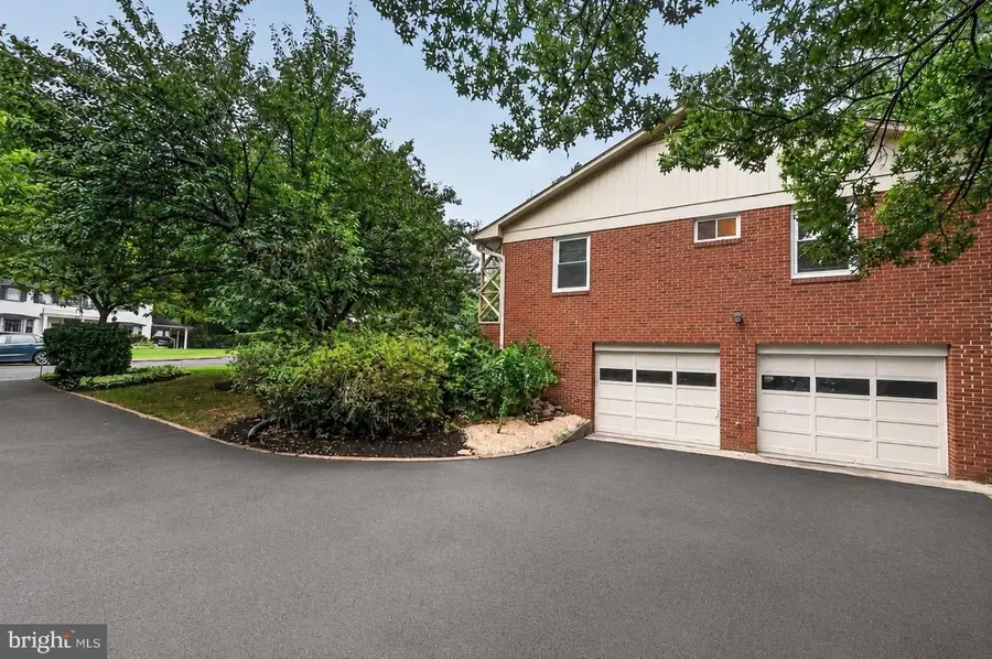 7608 Salem Rd, Falls Church, VA 22043 - #3