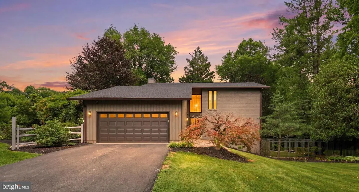 2721 Berryland Dr, Oakton, VA 22124 - #1