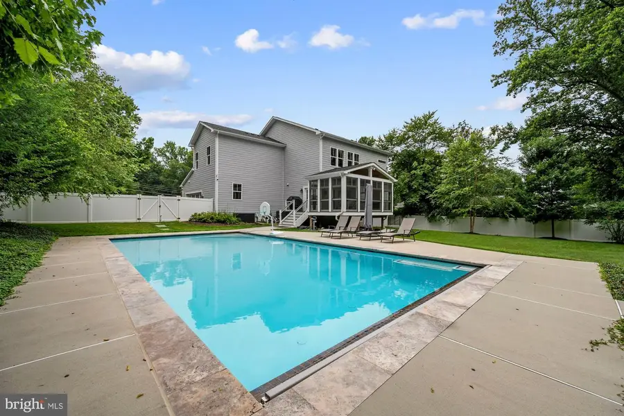 9932 Clearfield Ave, Vienna, VA 22181 - #2