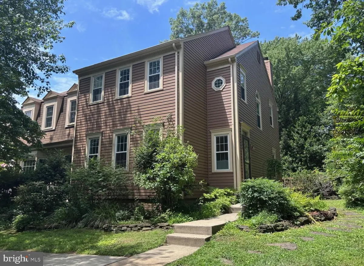 11980 Sentinel Point Ct, Reston, VA 20191 - #1